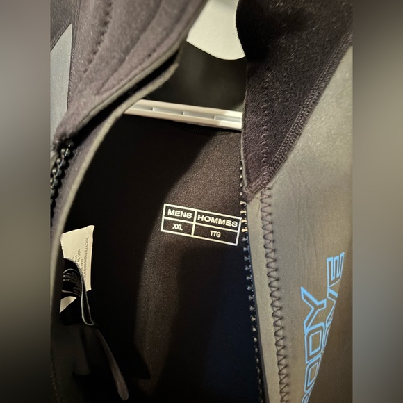 Wetsuit - Picture 2 of 2